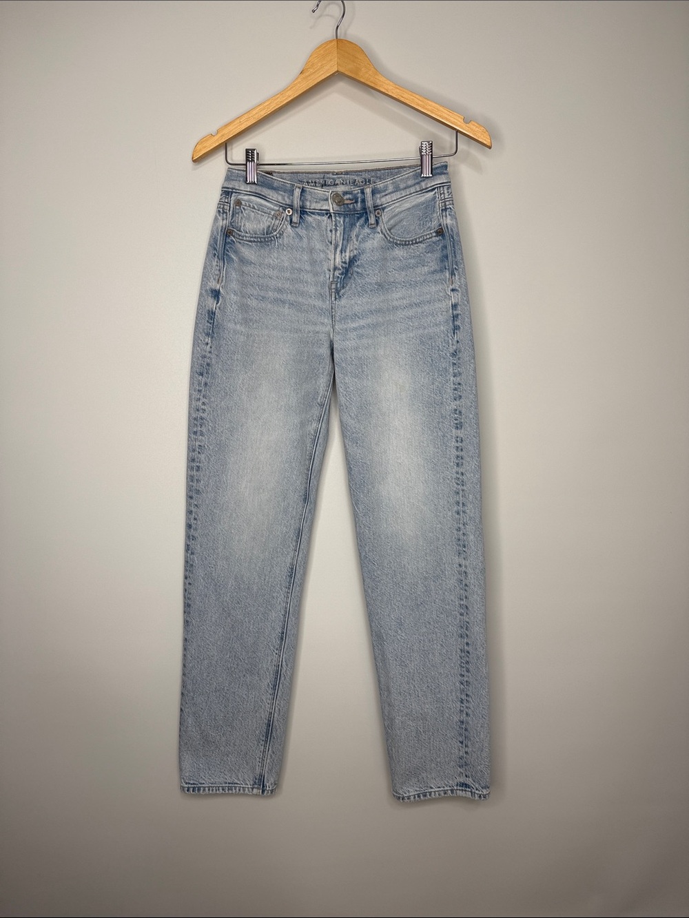 American Eagle 90s Straight Light Wash Denim Jeans Size 0